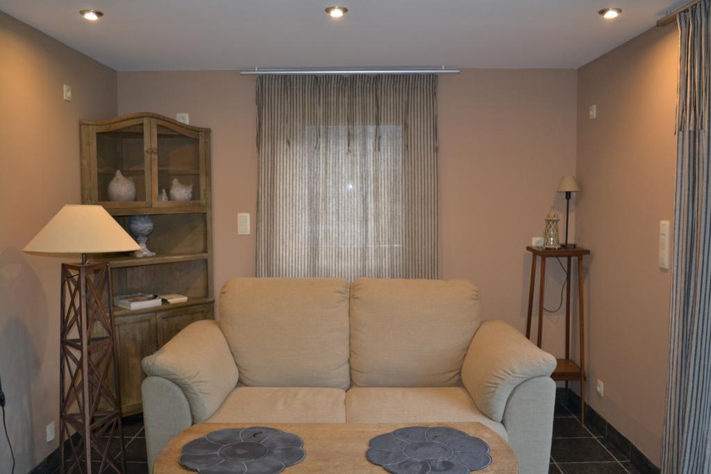 Maison D'Ide Bouillon Ruang foto